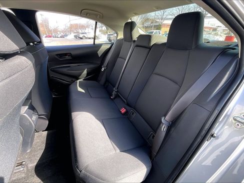 Used 2025 Toyota Corolla LE image 30