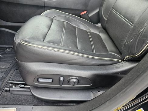Used 2019 GMC Acadia Denali w/ Technology Package FWD image 21