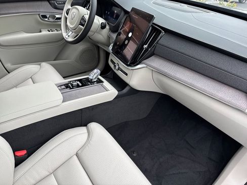 New 2026 Volvo XC90 T8 Ultra w/ Protection Package Premier image 16