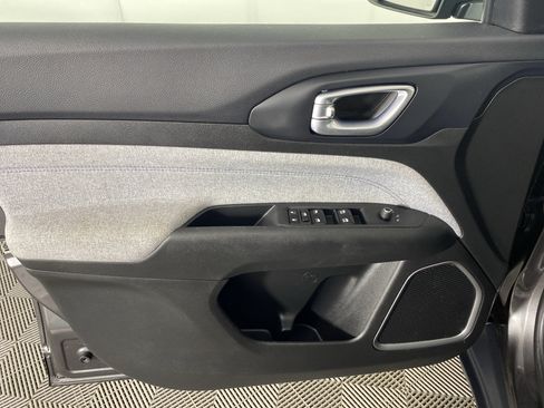 Used 2023 Jeep Compass Sport AWD/4WD image 13