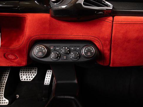 Certified 2015 Ferrari 458 Italia Coupe RWD image 82