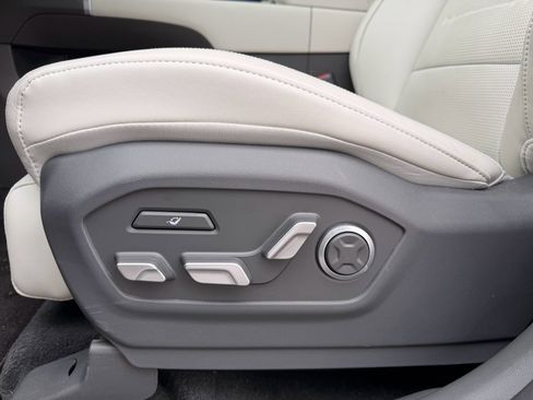 Used 2025 Hyundai Santa Fe Calligraphy image 14