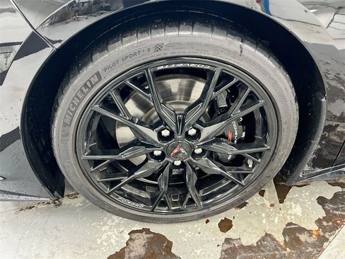 Used 2025 Chevrolet Corvette Stingray Coupe w/ Z51 Performance Package image 24