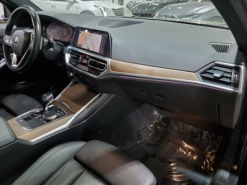 Used 2020 BMW 330i Sedan w/ Convenience Package RWD image 14