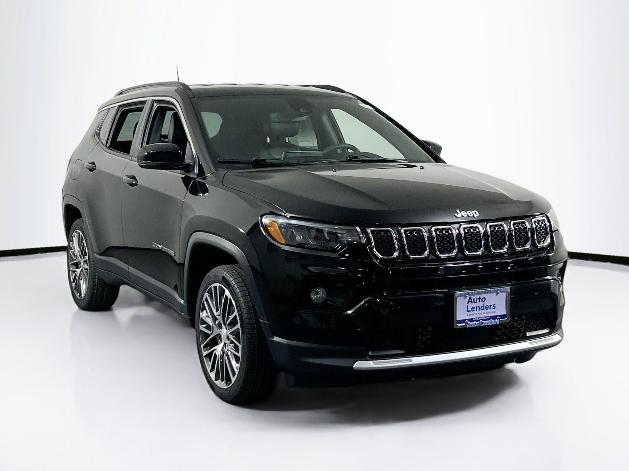 Used 2023 Jeep Compass Limited w/ Elite Group AWD/4WD image 3
