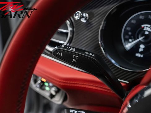 Used 2022 Bentley Bentayga image 35