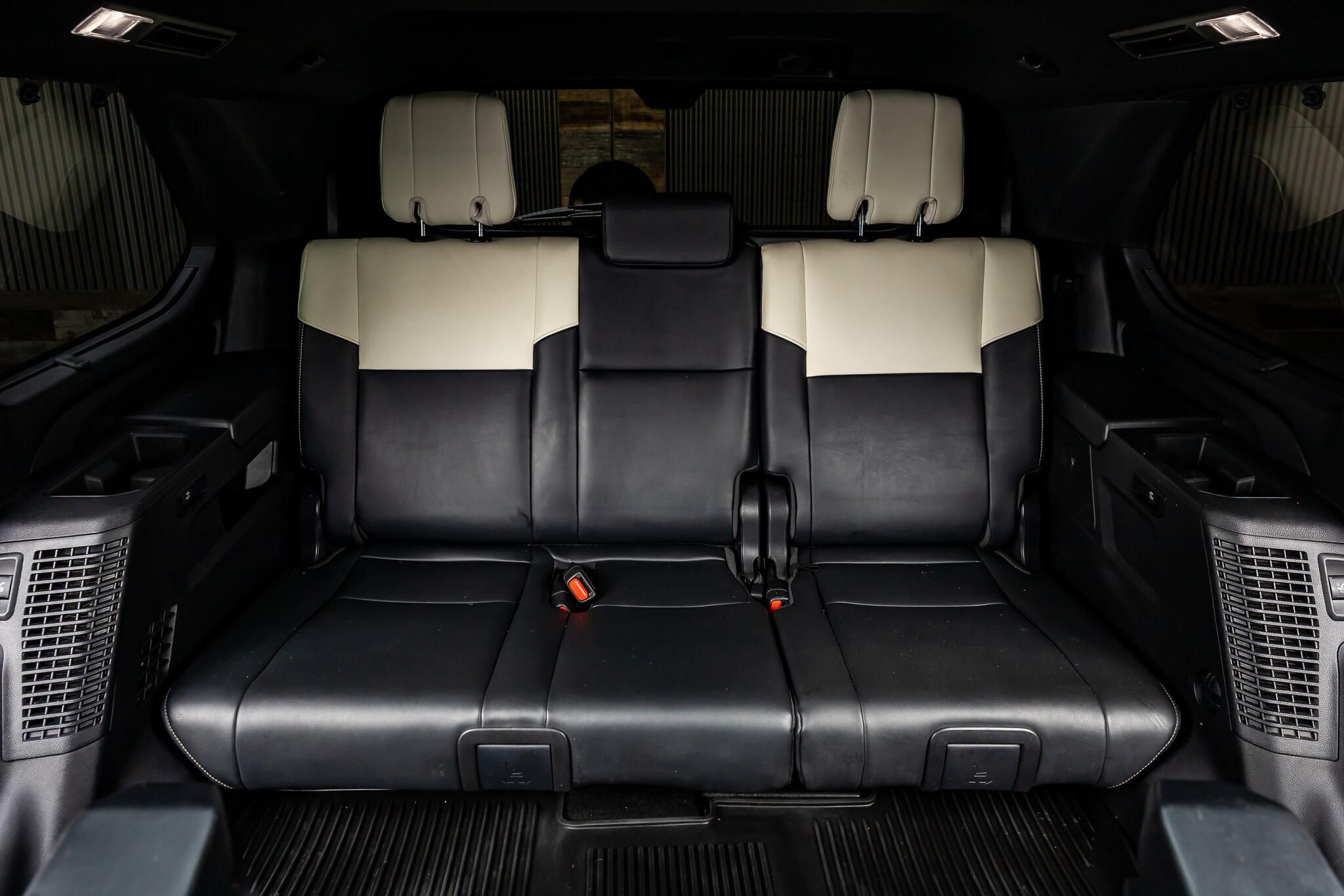 Used 2023 Toyota Sequoia Capstone AWD/4WD image 44