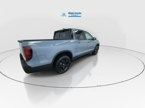 New 2026 Honda Ridgeline Black Edition image 2