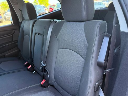 Used 2017 Chevrolet Traverse LT w/ Style and Technology Package AWD/4WD image 41