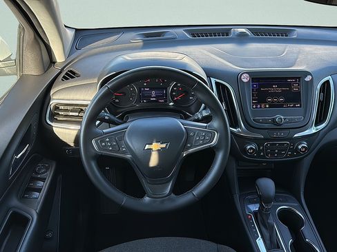 Used 2024 Chevrolet Equinox LT AWD/4WD image 10