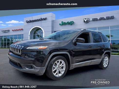 Used 2015 Jeep Cherokee Latitude FWD image 3