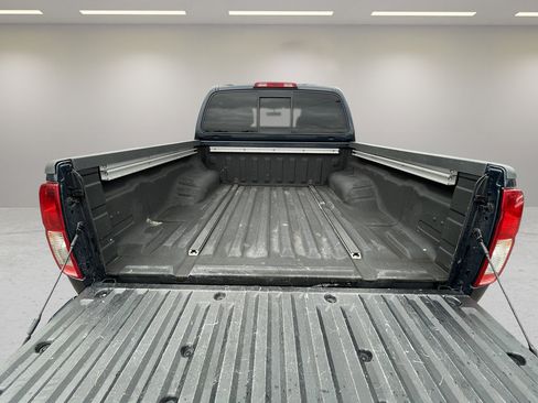 Used 2019 Nissan Frontier PRO-4X image 32