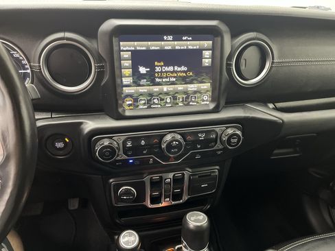 Used 2023 Jeep Wrangler Unlimited Sahara w/ Cold Weather Group AWD/4WD image 16