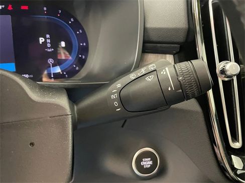 Used 2024 Volvo XC40 B5 Plus w/ Protection Package Premier image 15