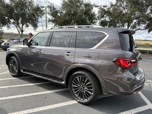 Used 2024 INFINITI QX80 Premium Select image 4