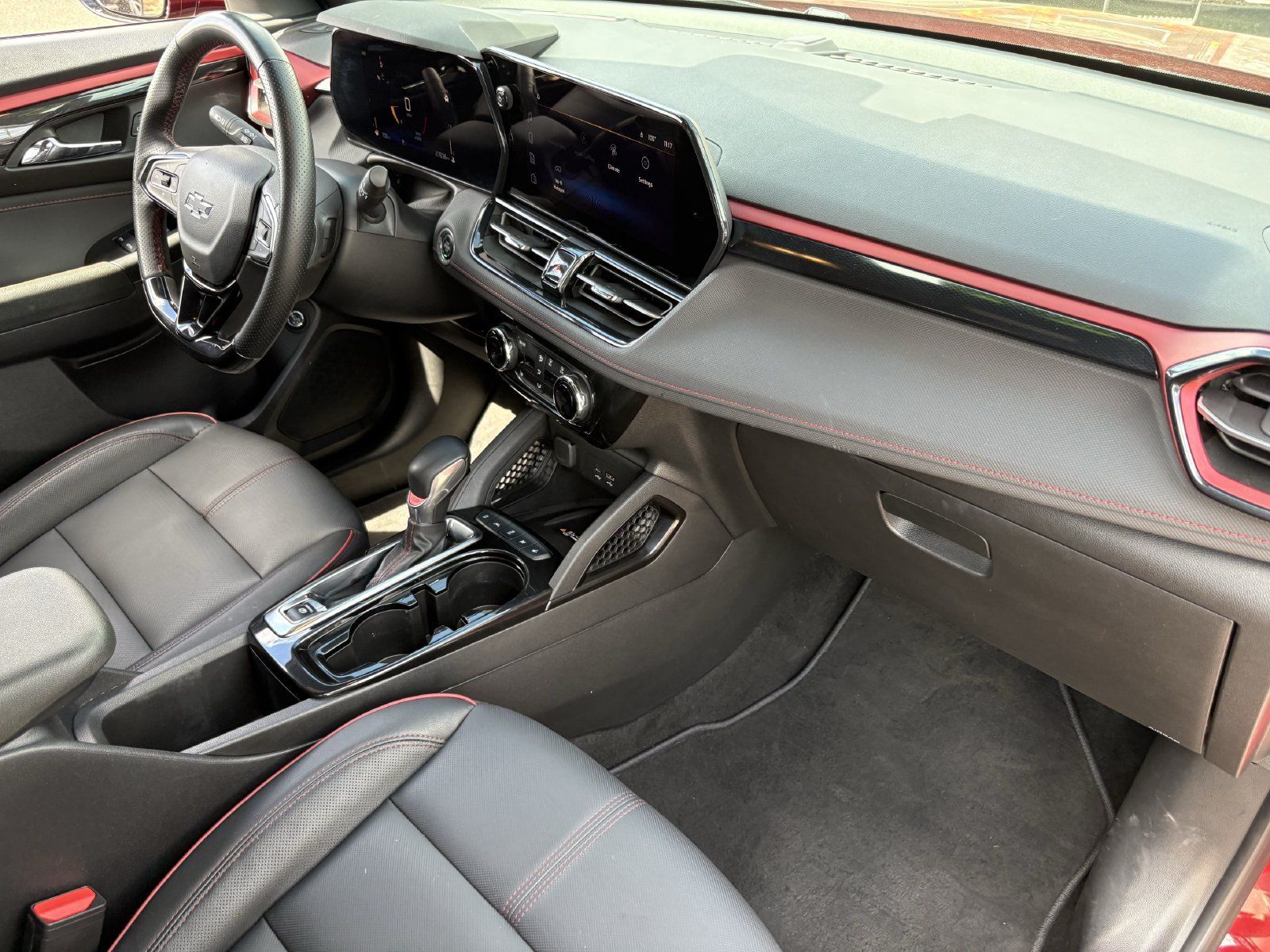 Used 2024 Chevrolet TrailBlazer RS w/ Convenience Package FWD image 14