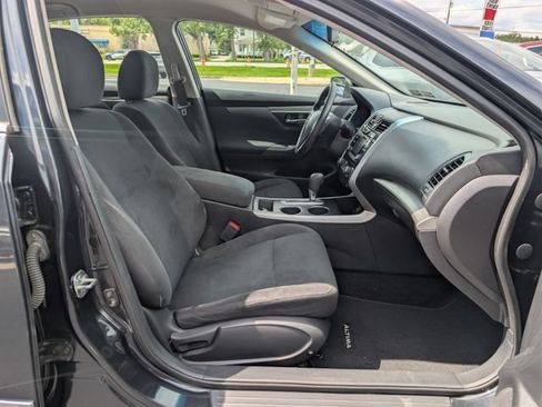 Used 2015 Nissan Altima 2.5 SV FWD image 12