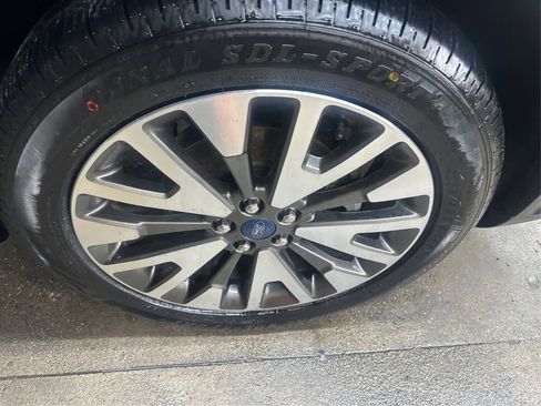 Used 2020 Ford Escape Titanium image 16