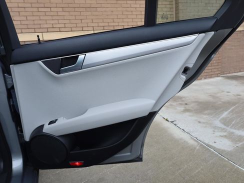 Used 2014 Mercedes-Benz C 250 Sedan image 21