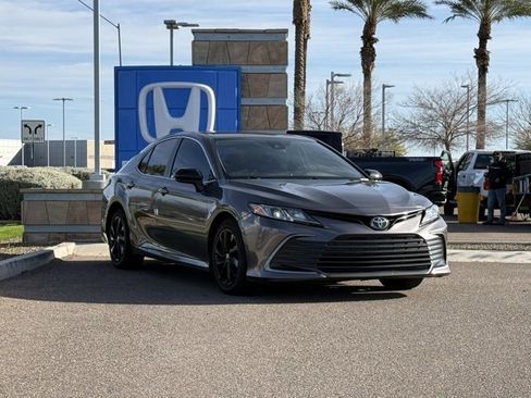 Used 2022 Toyota Camry LE image 4