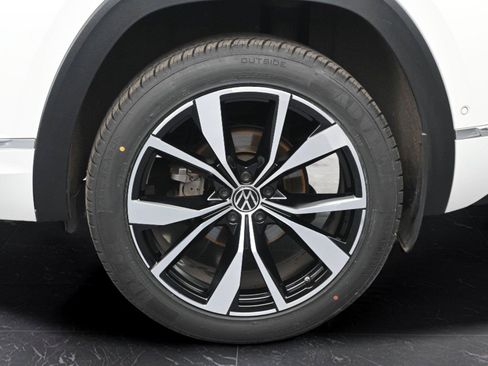 Used 2025 Volkswagen Atlas Cross Sport SEL Premium R-Line AWD/4WD image 15