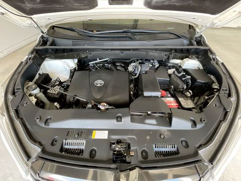 Used 2019 Toyota Highlander SE AWD/4WD image 27