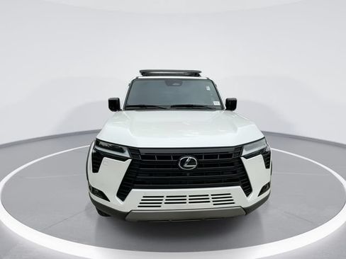 Used 2024 Lexus GX 550 AWD/4WD image 3