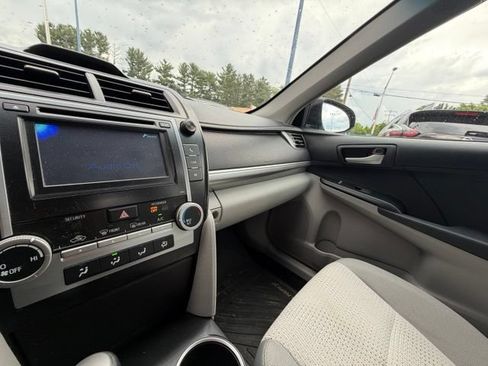 Used 2012 Toyota Camry LE FWD image 23