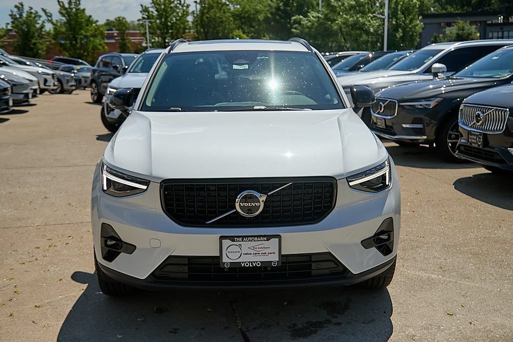New 2026 Volvo XC40 B5 Plus w/ Climate Package AWD/4WD image 5