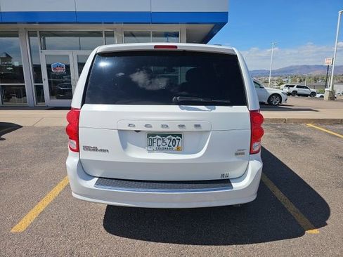 Used 2019 Dodge Grand Caravan GT image 4