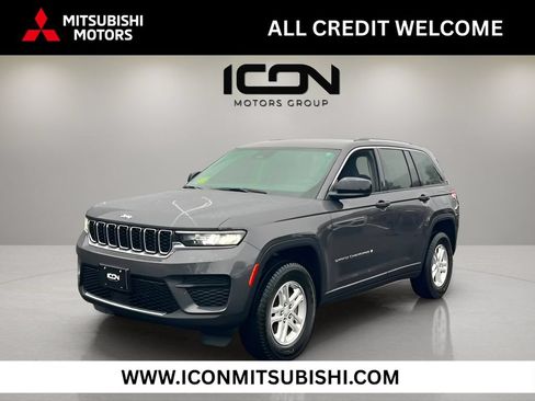 Used 2023 Jeep Grand Cherokee Laredo w/ Luxury Tech Group I AWD/4WD image 1
