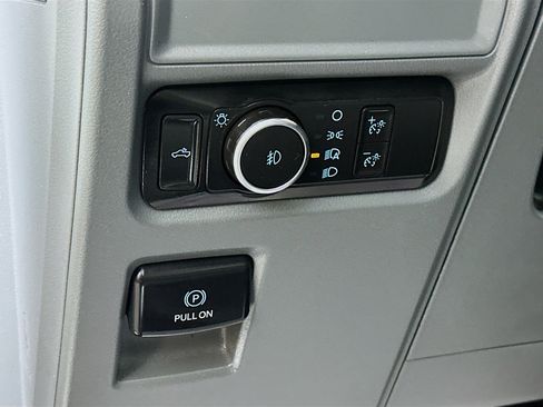 Used 2021 Ford F150 XLT image 10