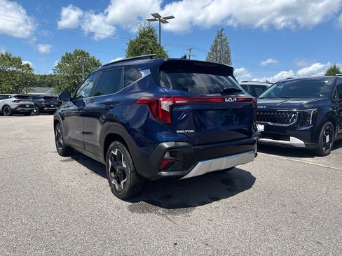 Used 2024 Kia Seltos EX AWD/4WD image 3
