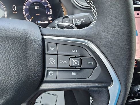 New 2025 Jeep Grand Cherokee Limited w/ Black Appearance Package AWD/4WD image 23