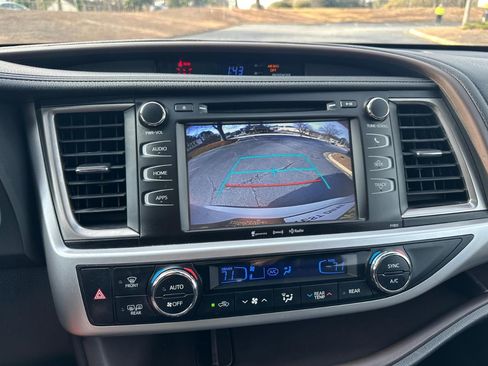 Used 2019 Toyota Highlander Plus image 25