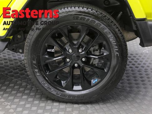 Used 2022 Jeep Wrangler Unlimited Sahara w/ Cold Weather Group AWD/4WD image 8