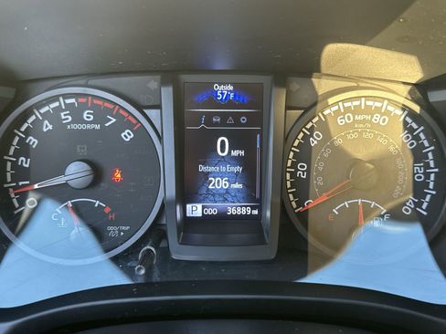 Used 2022 Toyota Tacoma SR image 23