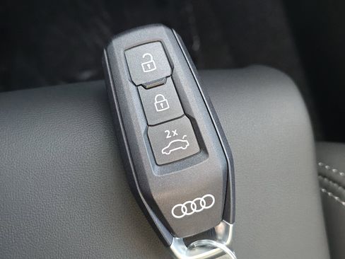 New 2026 Audi SQ5 Premium Plus image 27