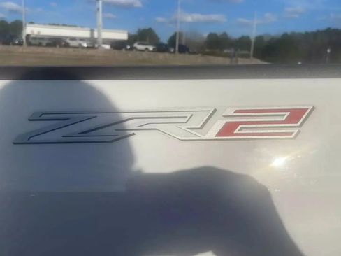 Used 2018 Chevrolet Colorado ZR2 image 11