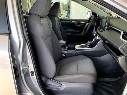 Certified 2022 Toyota RAV4 XLE image 29