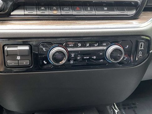Used 2025 Chevrolet Silverado 1500 LT RWD image 27