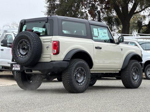 New 2025 Ford Bronco Base w/ Sasquatch Package image 3