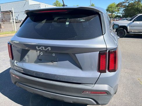 Used 2023 Kia Sorento LX FWD image 6