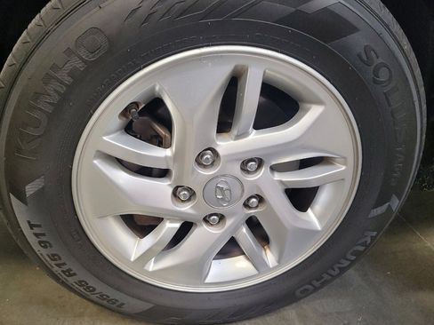 Used 2020 Hyundai Venue SEL FWD image 31