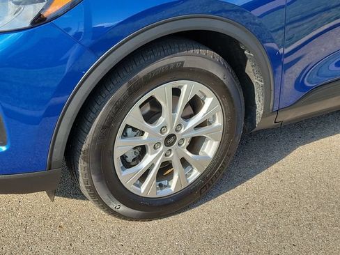 Certified 2023 Ford Escape Active w/ Cold Weather Package FWD image 9
