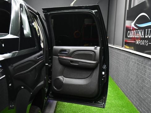 Used 2013 Cadillac Escalade EXT Luxury AWD/4WD image 36