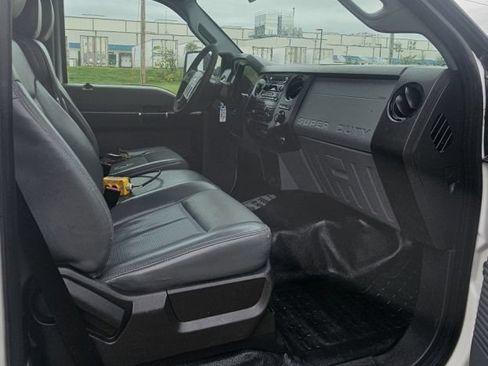 Used 2015 Ford F550 2WD Regular Cab Super Duty image 16
