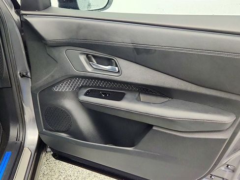 Used 2023 Nissan Ariya AWD image 24