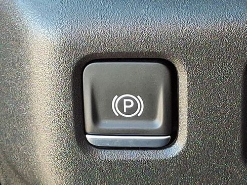 Used 2024 Chevrolet Silverado 1500 LT Trail Boss w/ LT Trail Boss Premium Package image 23