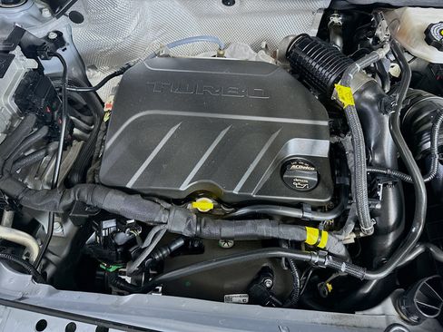 Used 2025 Buick Envista Preferred FWD image 32